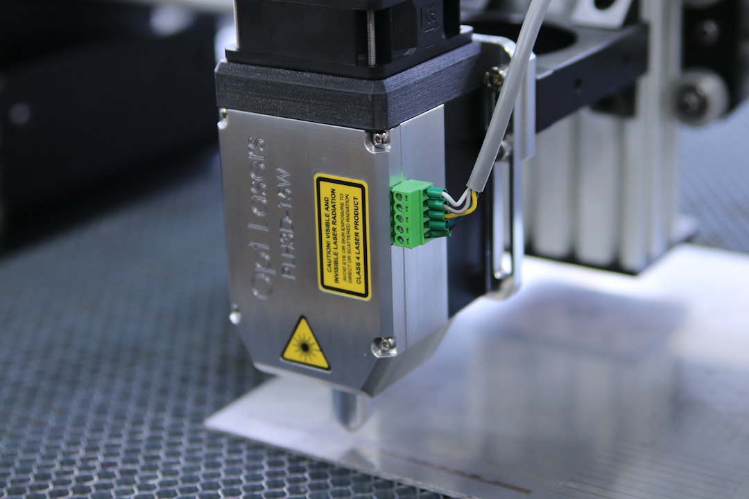 Wycinarki laserowe – jak ułatwiają pracę nad obróbką metali?